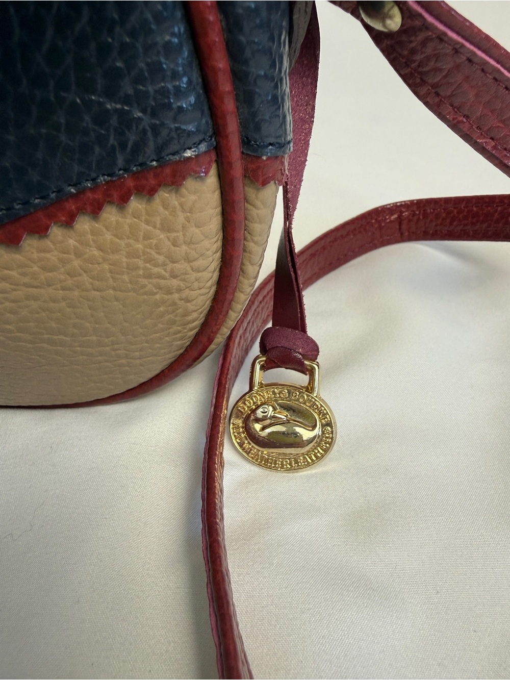 Dooney and Bourke Teton Vintage saddle bag RARE - Picture 3 of 9